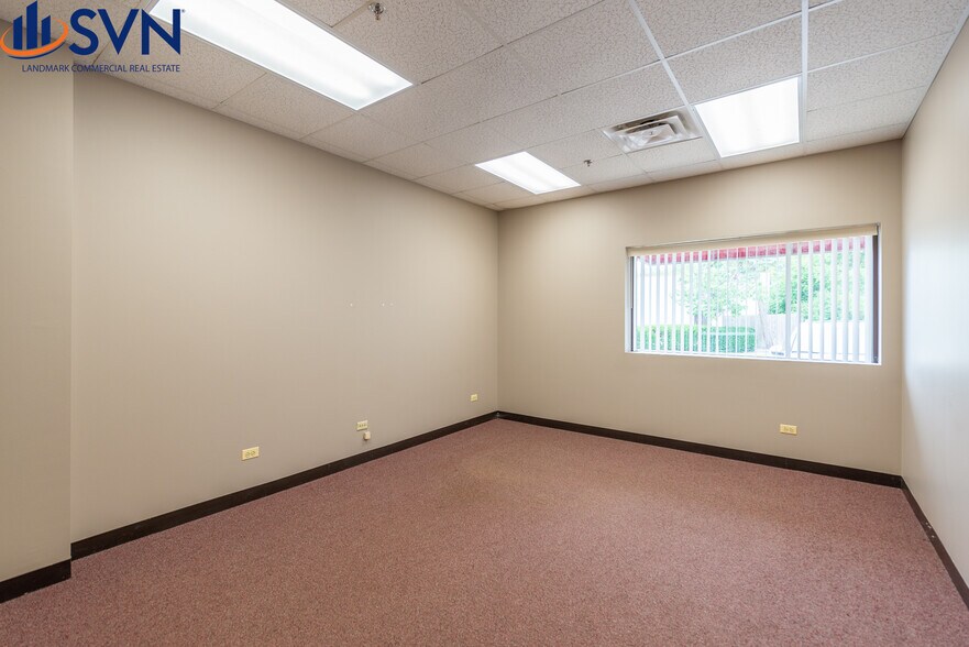 More Photos Of 611 E State St, Geneva Medical For Lease