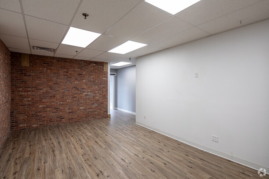 More Photos Of 62 Washington St, Middletown Office For Lease