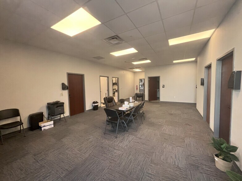 More Photos Of 4700 SW 25th Cir, Oklahoma City Warehouse For Lease