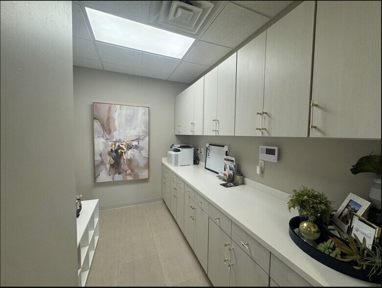 More Photos Of 4908 Lexington Sq, Amarillo Office For Sale