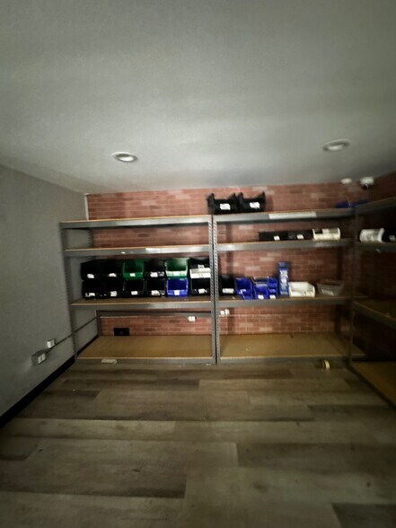 More Photos Of 5300 Sunset Blvd, Los Angeles Auto Repair For Lease