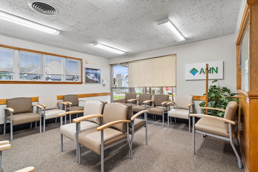 More Photos Of 400 W Butler St, Mercer Medical For Sale