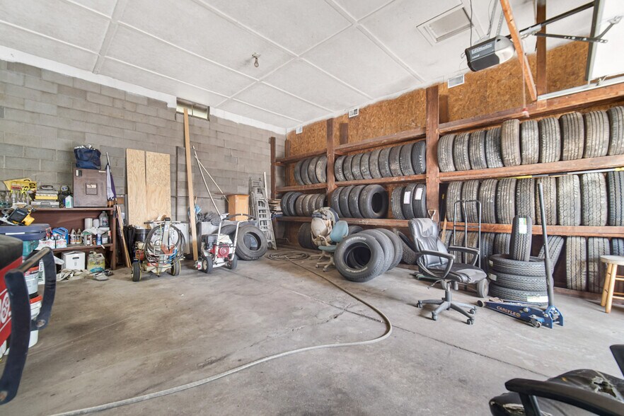 More Photos Of 0115 W State Road 10, North Judson Light Distribution For Sale