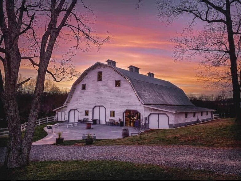 Primary Photo Of 732 Crowe Dairy Rd, Forest City Winery Vineyard For Sale