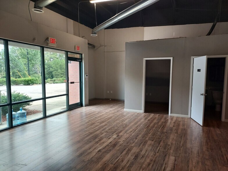 More Photos Of 7300-7314 Vanclaybon Dr, Apex Light Distribution For Lease