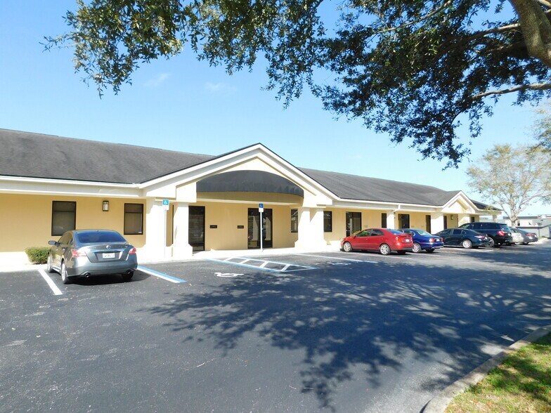 More Photos Of 625 Commerce Dr, Lakeland Medical For Lease