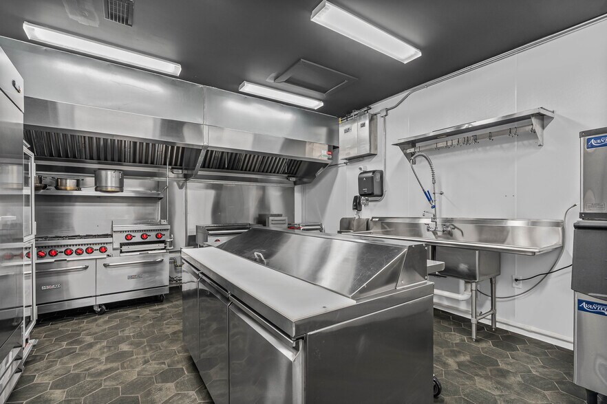 More Photos Of 922 Saraland Blvd S, Saraland Restaurant For Sale