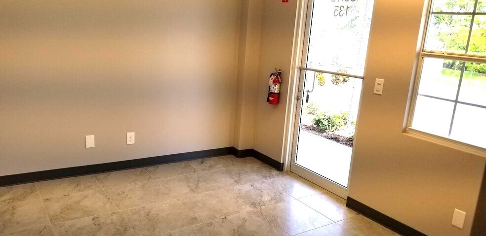 More Photos Of 1681-1687 Benchmark Ave, Fort Myers Warehouse For Lease