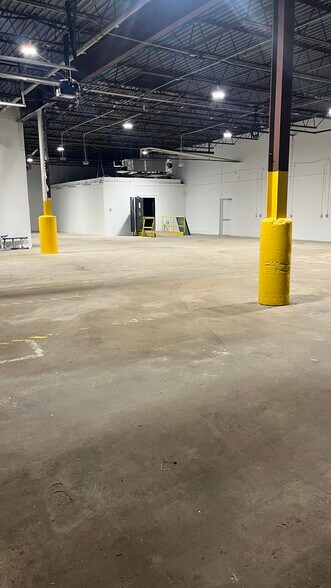 More Photos Of 300 Avon St, Stratford Warehouse For Lease