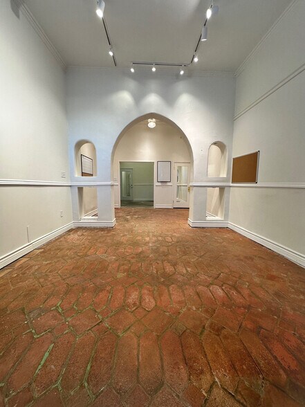 More Photos Of 111-119 N La Brea Ave, Los Angeles Storefront Retail Office For Lease