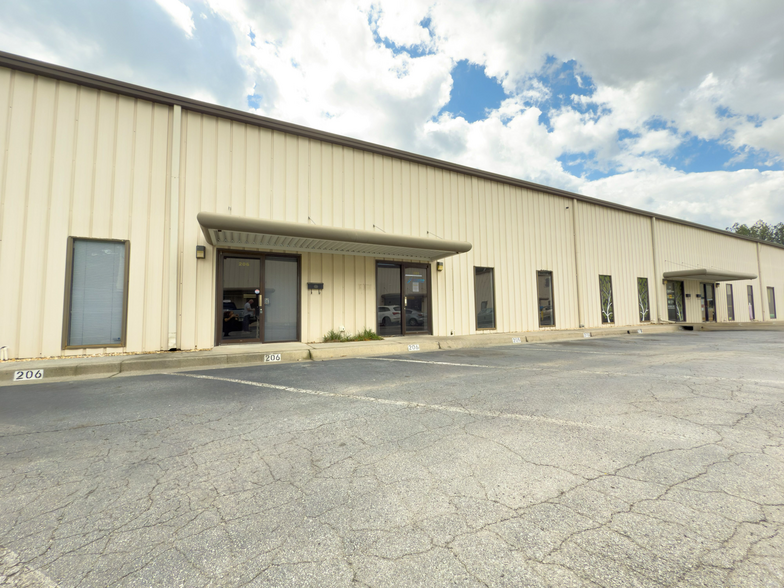 More Photos Of 450 S Cemetery St, Norcross Warehouse For Lease