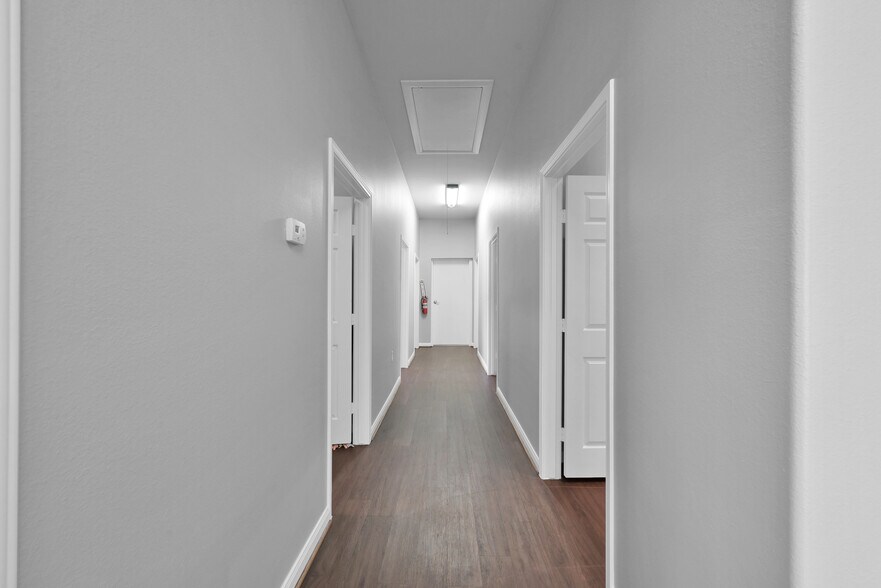 More Photos Of 15513 Capitol Hill Rd, Montgomery Service For Sale