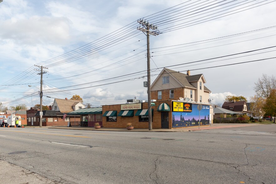 More Photos Of 6001 State Rd, Parma Restaurant For Sale