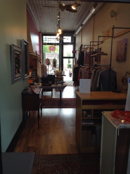 More Photos Of 1581-1593 Selby Ave, Saint Paul Storefront Retail Office For Lease