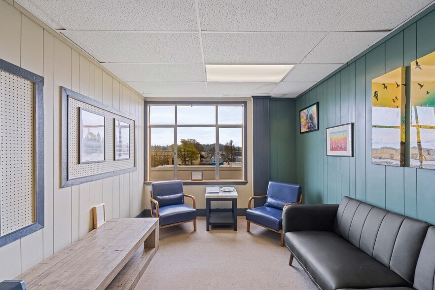 More Photos Of 340 Central Ave, Coos Bay Medical For Lease