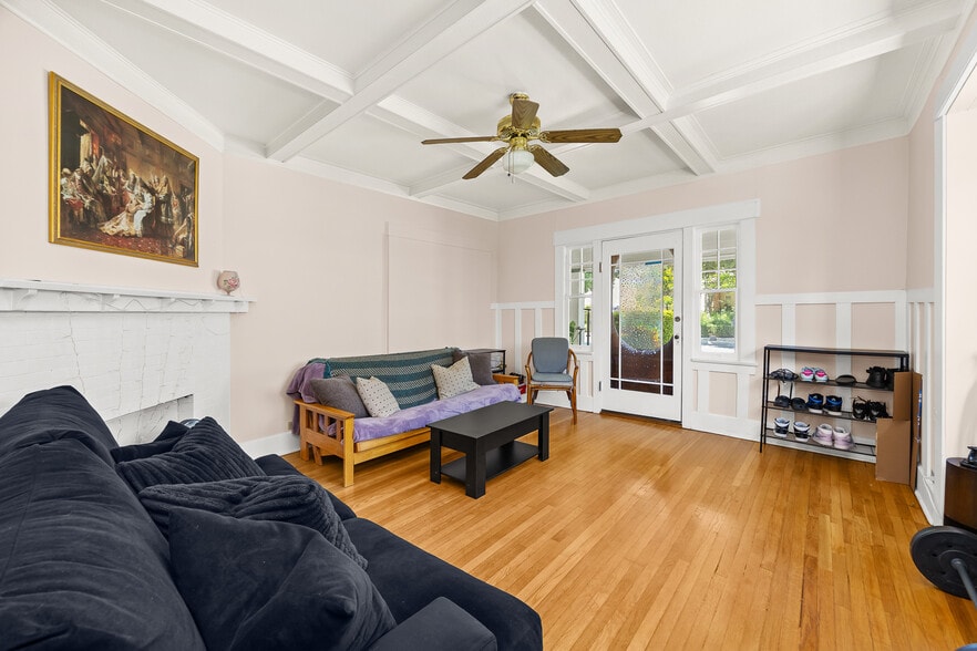 More Photos Of 1156 Steuben St, Pasadena Apartments For Sale