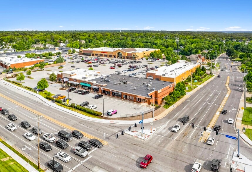 More Photos Of Manchester Rd, Saint Louis Unknown For Lease