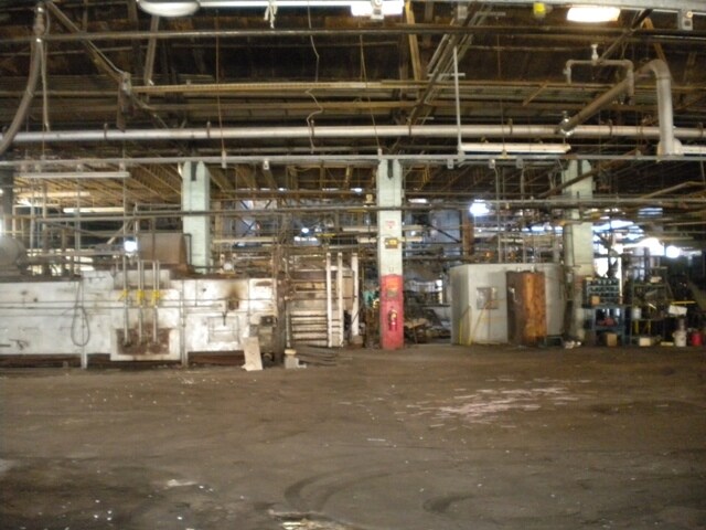 More Photos Of 1900 Liberty St, Mount Pleasant Manufacturing For Lease