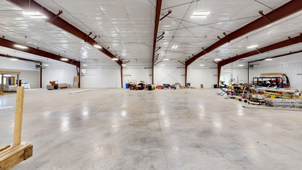 More Photos Of 1985 American Dr, Neenah Flex For Sale