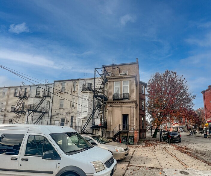 More Photos Of 2129 Charles St, Baltimore Storefront Retail Residential For Sale