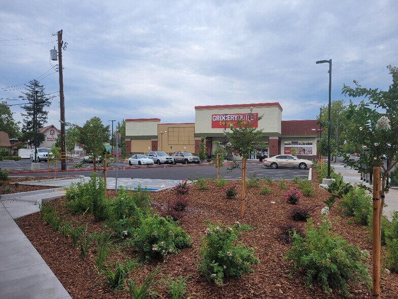 More Photos Of 2322-2326 Del Paso Blvd, Sacramento Storefront Retail Residential For Sale