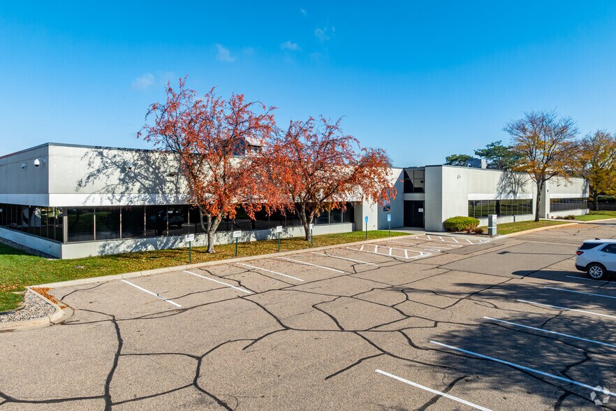 Primary Photo Of 10120-10140 W 76th St, Eden Prairie Flex For Lease