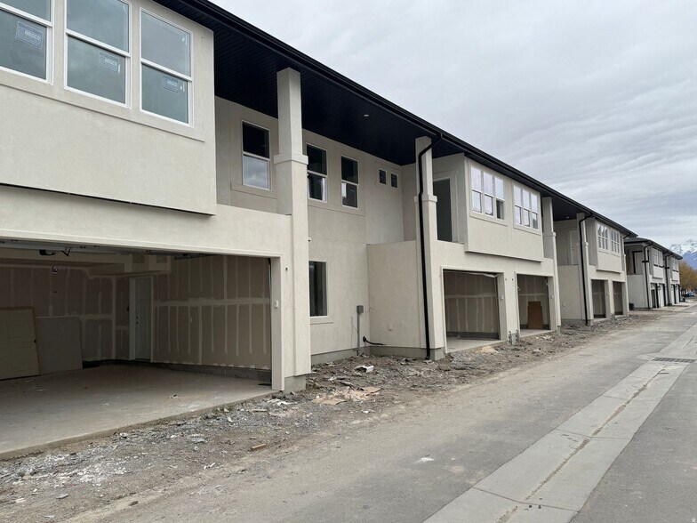 More Photos Of 737 S Harrison Dr, Springville Multifamily For Sale