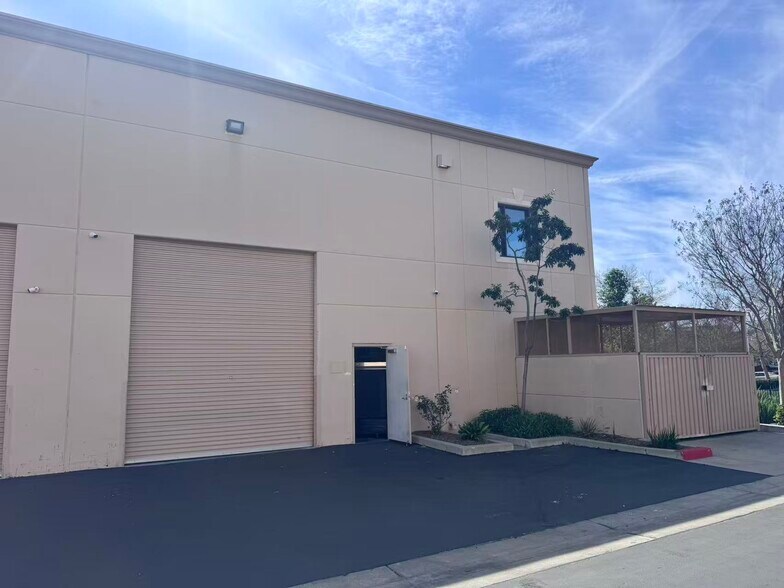 More Photos Of 201 N Corona Ave, Ontario Distribution For Sale