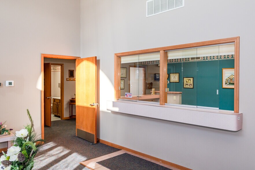 More Photos Of 1752 W High St, Piqua Medical For Sale