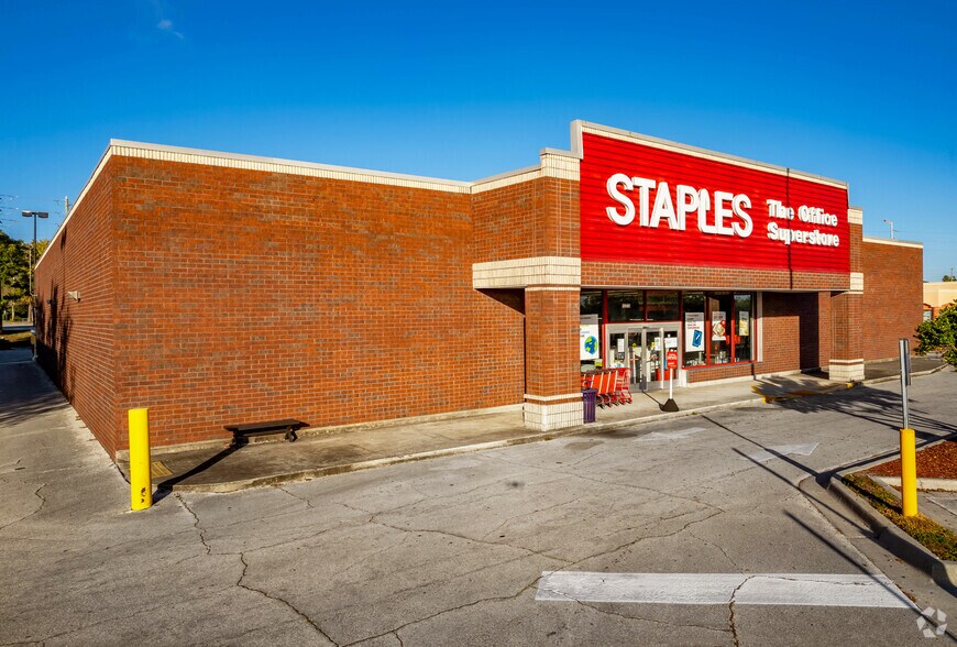 More Photos Of 10500 Ulmerton Rd, Largo Unknown For Lease