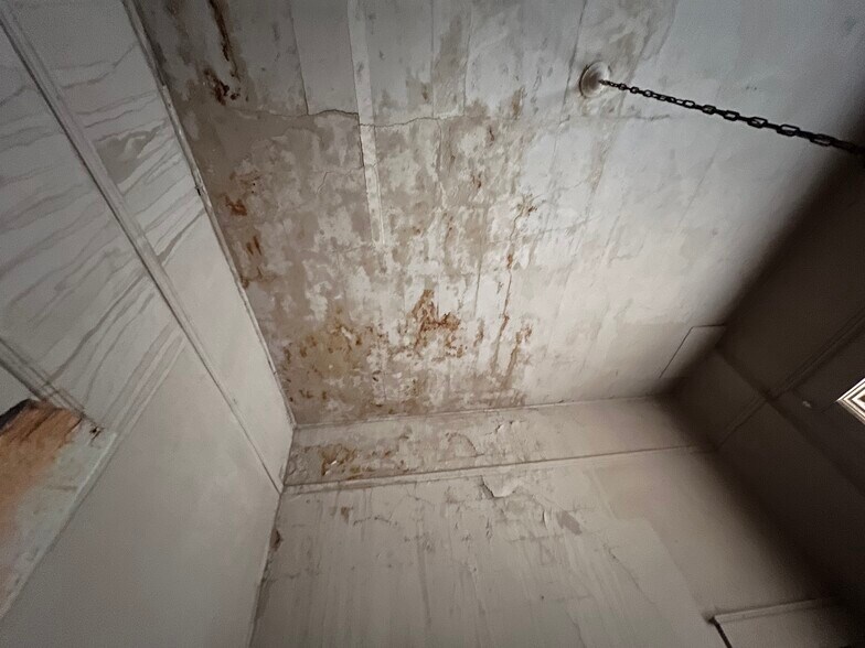 More Photos Of 2 Tayco St, Menasha Multifamily For Sale