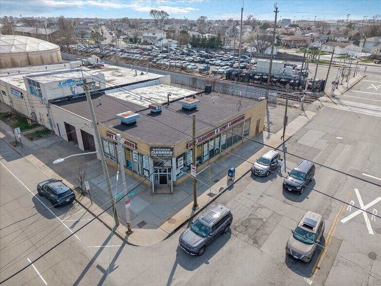 More Photos Of 3180 Lawson Blvd, Oceanside Storefront For Sale