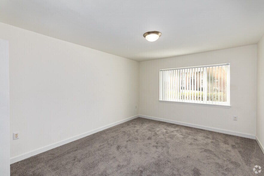 More Photos Of 5400 Livingston Ter, Oxon Hill Apartments For Sale