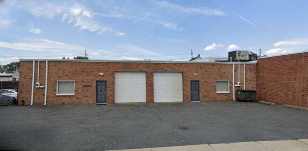 Primary Photo Of 39-41 Hutcheson Pl, Lynbrook Research And Development For Sale