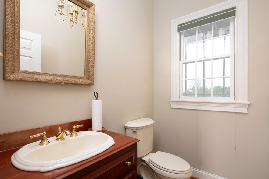 More Photos Of 4664 Lexington Rd, Winchester Specialty For Sale