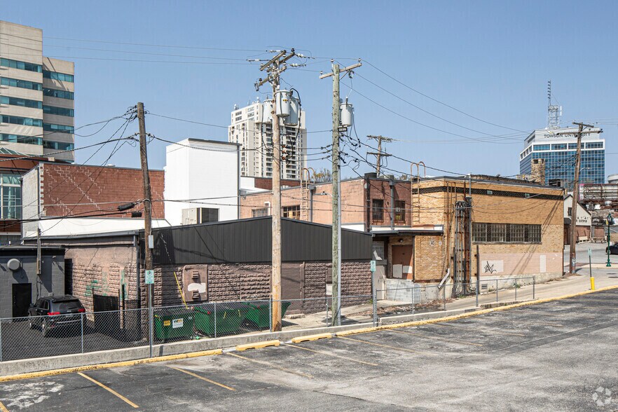 More Photos Of 424 York Rd, Towson Freestanding For Lease