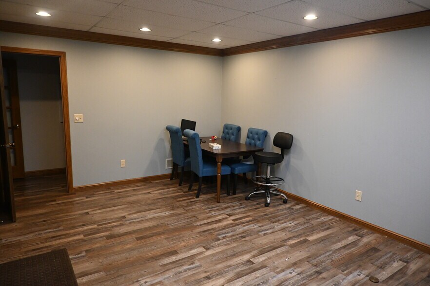 More Photos Of 190 S State St, Westerville Office For Lease