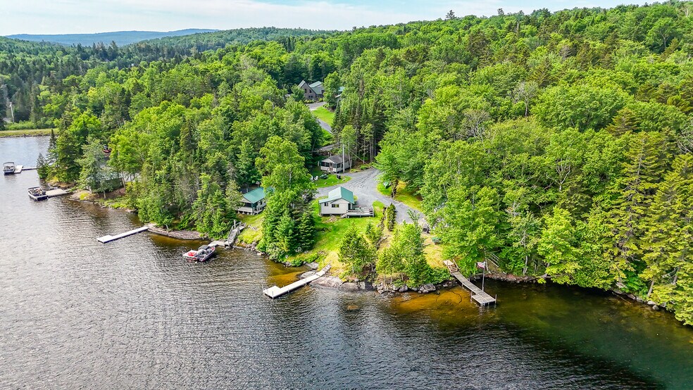 More Photos Of 15 Lower Wilson Pond Rd, Greenville Specialty For Sale