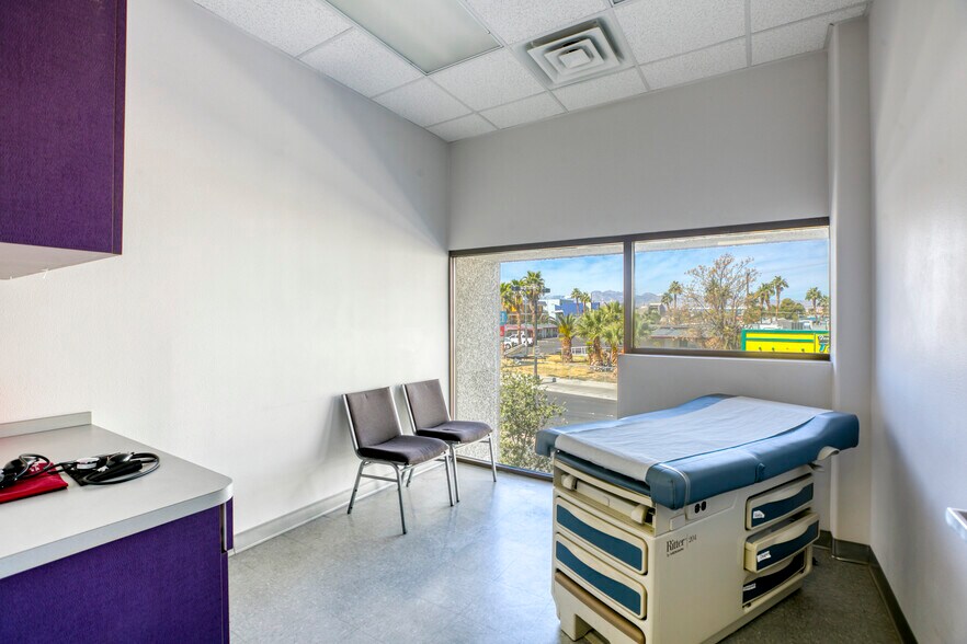 More Photos Of 921 S Las Vegas Blvd, Las Vegas Office For Sale