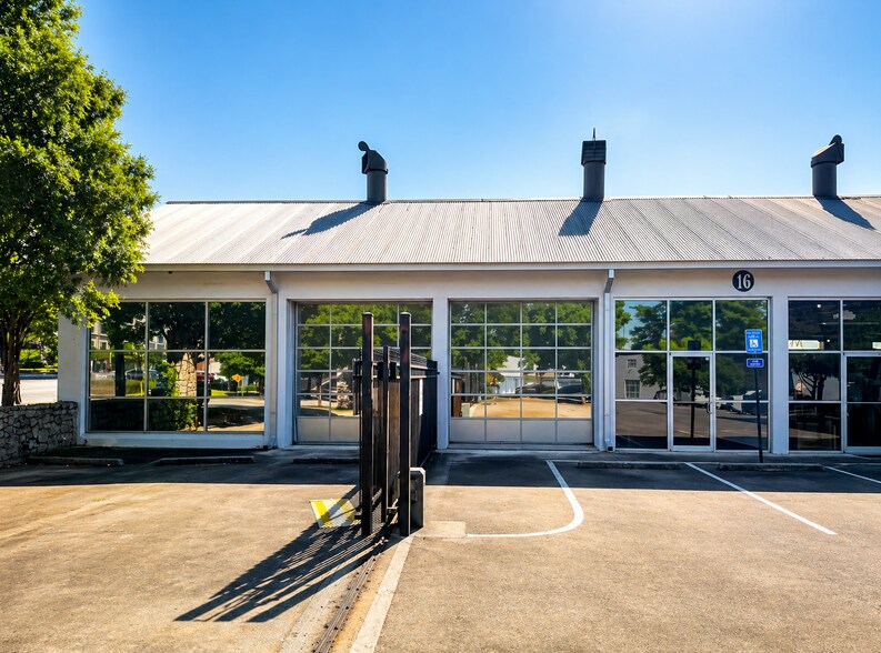 Primary Photo Of 448 Ralph David Abernathy Blvd, Atlanta Unknown For Lease
