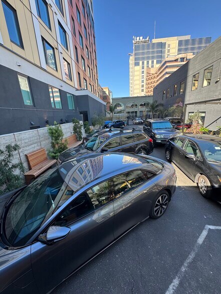 More Photos Of 1528 Webster St, Oakland Office For Lease