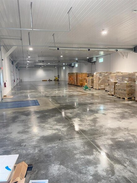 More Photos Of 975 Sawtooth Oak Cir, Harrisonburg Warehouse For Sale