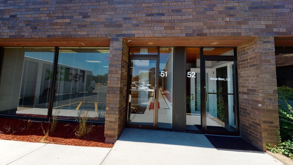 More Photos Of 415 W Golf Rd, Arlington Heights Medical For Lease