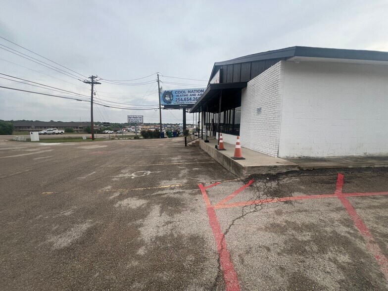 More Photos Of 401 W Us-190 Hwy, Copperas Cove Freestanding For Sale
