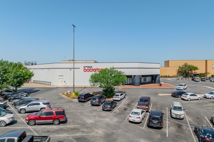 More Photos Of 6301 NW Loop 410, San Antonio Department Store For Sale