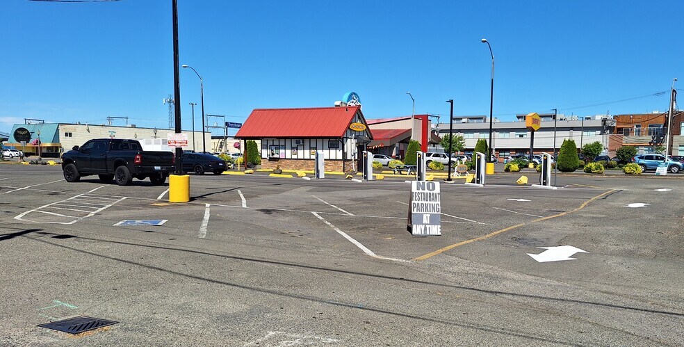 More Photos Of 415 W Heron St, Aberdeen Bowling Alley For Sale