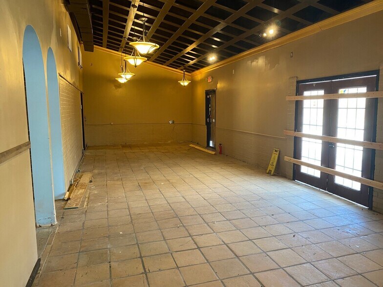 More Photos Of 8931 Wurzbach Rd, San Antonio Freestanding For Sale