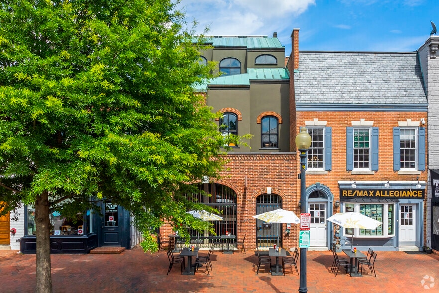 More Photos Of 218 7th St SE, Washington Storefront Retail Residential For Sale