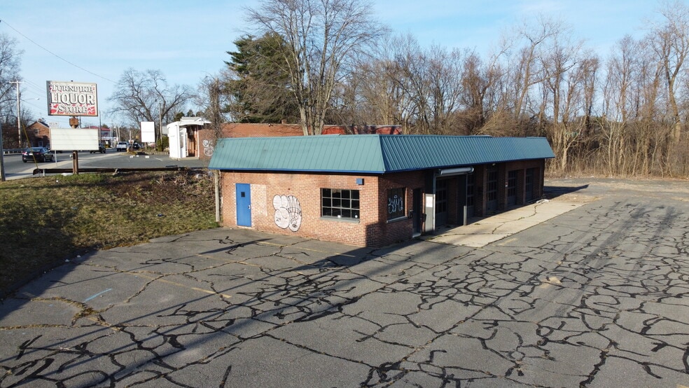 More Photos Of 430 Center St, Ludlow Auto Repair For Sale