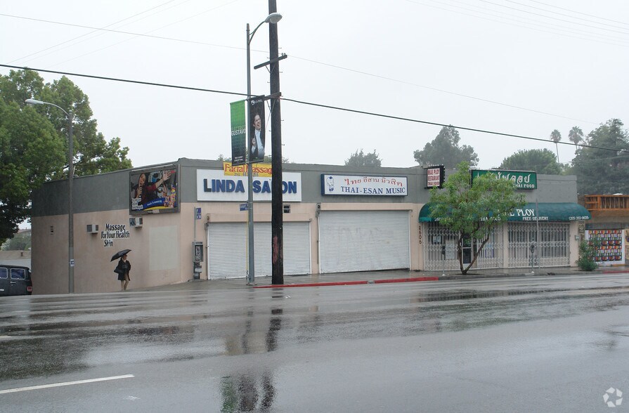 Primary Photo Of 2600-2606 W Sunset Blvd, Los Angeles Storefront Retail Residential For Lease